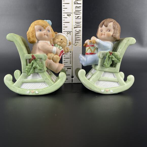 House of Global Art Figurines Dolly Dingle & Billy Bumps Christmas Rocking Chair - Picture 3 of 11